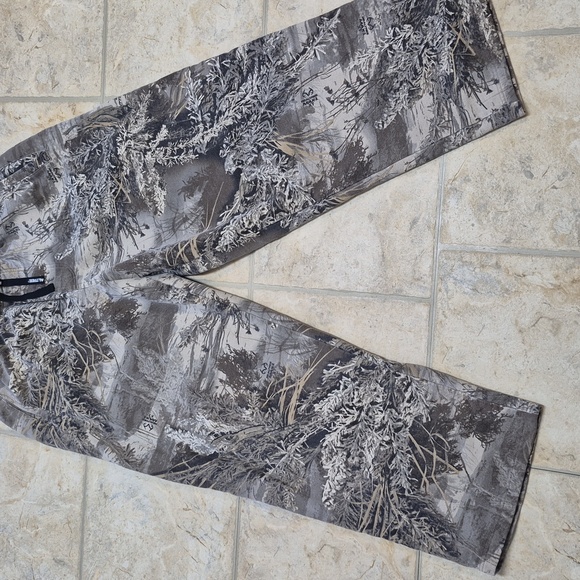 Men's Camo Patterned Pants - Picture 1 of 5